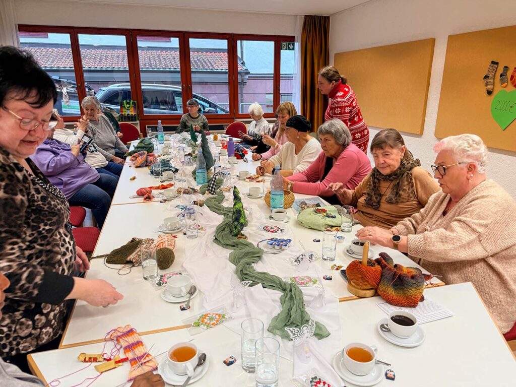 Wie viele tausend Maschen braucht es für 2.000 €?