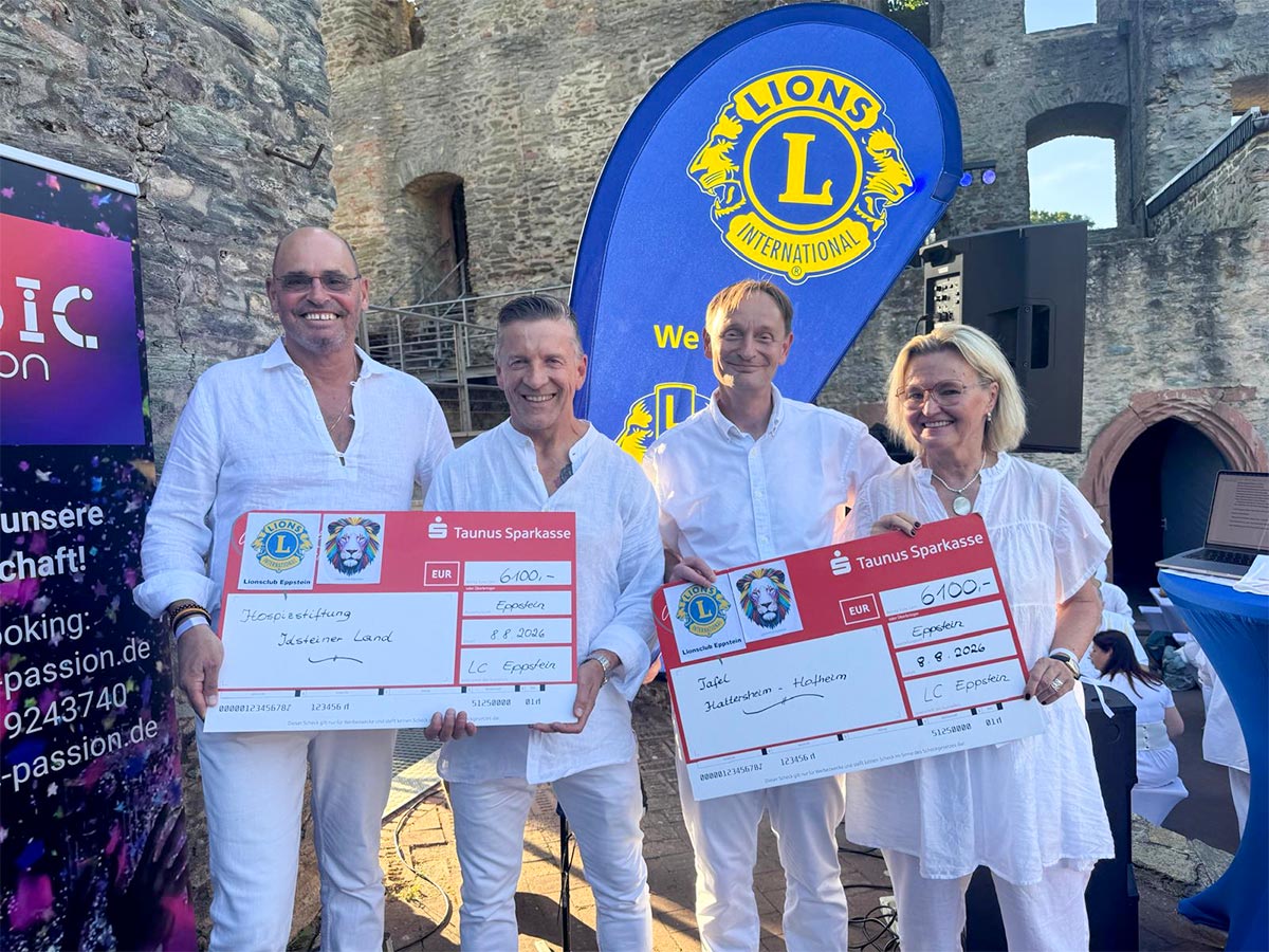 Charity Diner en Blanc auf Burg Eppstein